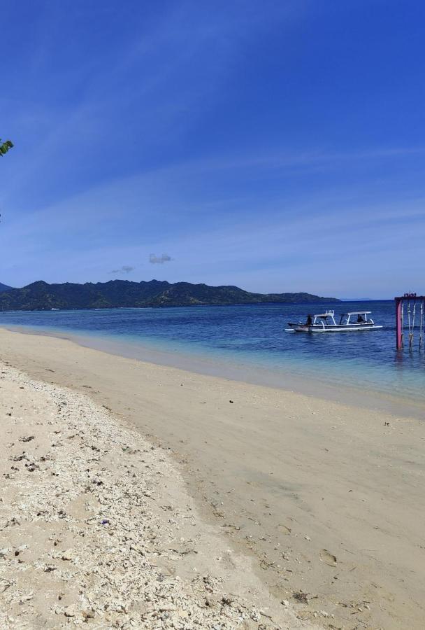 Kai'S Beach House Villa Gili Islands Exterior photo